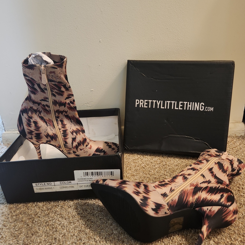 PrettyLittleThing Patterned Heeled Boots - Pink and Black
